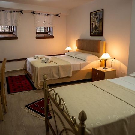 Hotel Borklad Μπεράτ Δωμάτιο φωτογραφία