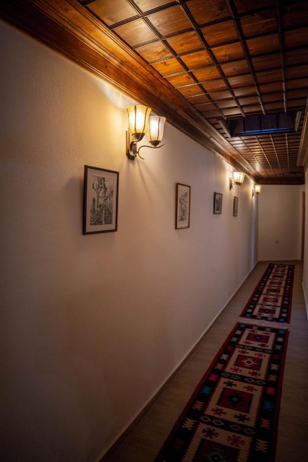 Hotel Borklad Μπεράτ Εξωτερικό φωτογραφία