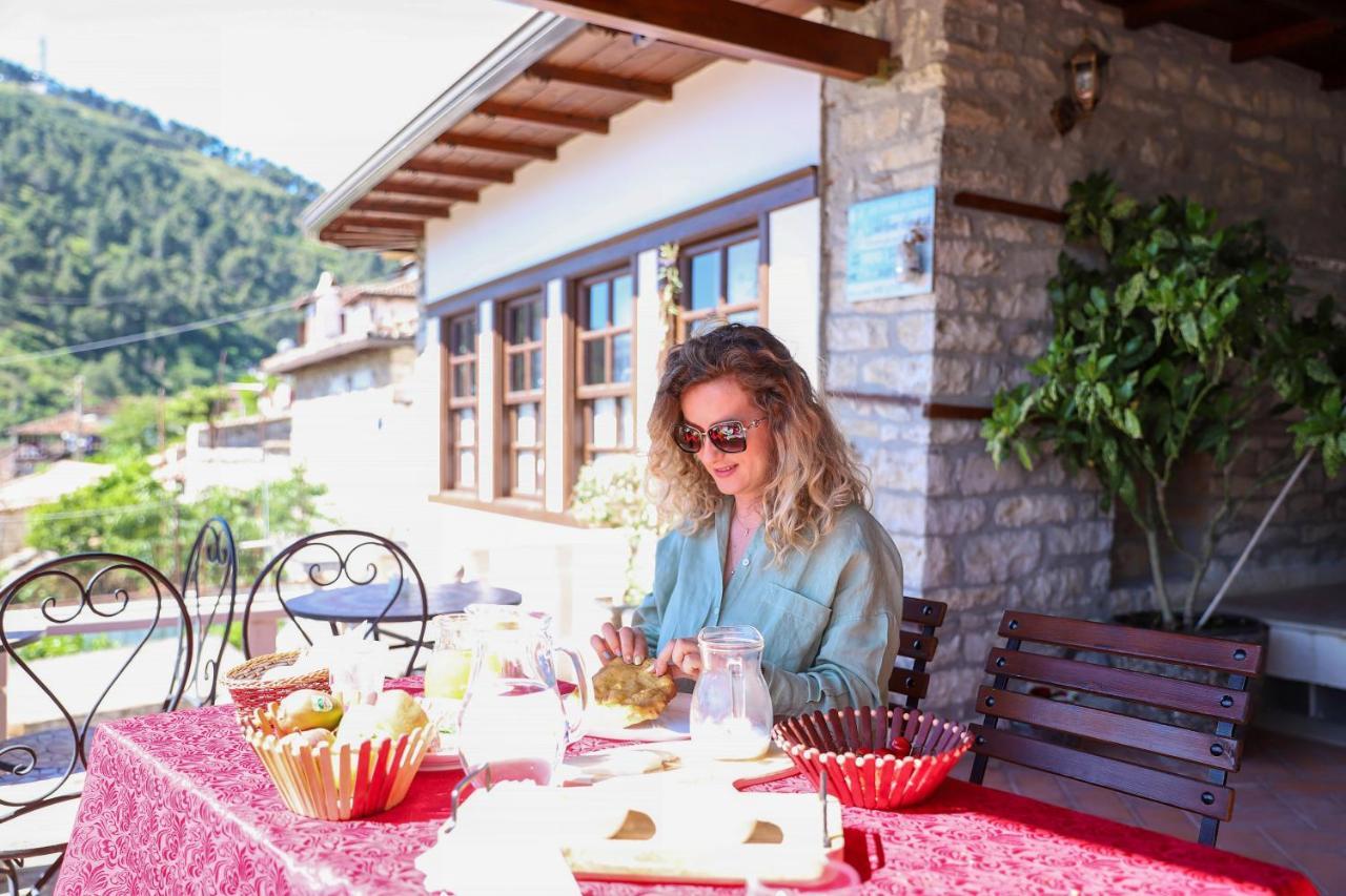 Hotel Borklad Μπεράτ Εξωτερικό φωτογραφία