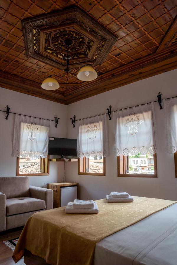 Hotel Borklad Μπεράτ Εξωτερικό φωτογραφία